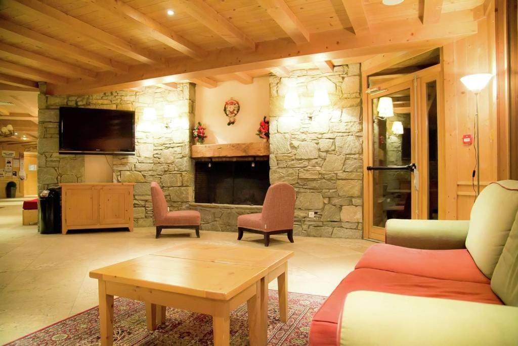 Residences De Luxe Les Alpages Val Cenis - 4 Pers لانسليبورغ-مونت-سينيس المظهر الخارجي الصورة